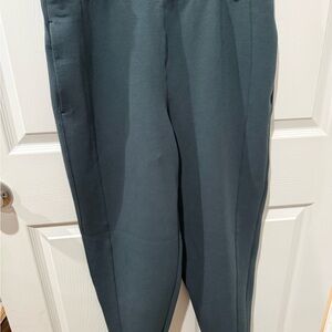 Nike 24.7 Forest Green Pants Women’s Large